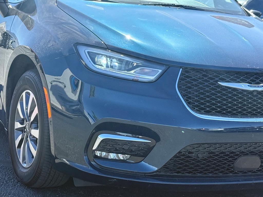used 2023 Chrysler Pacifica Hybrid car, priced at $30,941