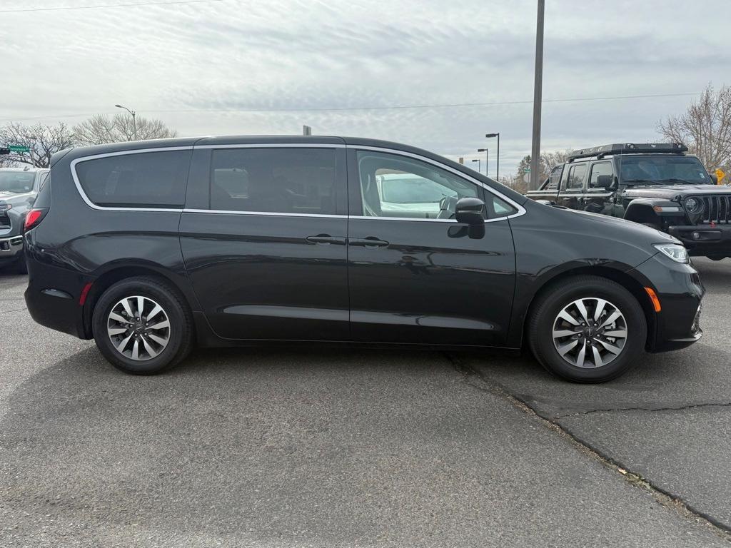 used 2023 Chrysler Pacifica Hybrid car, priced at $34,285