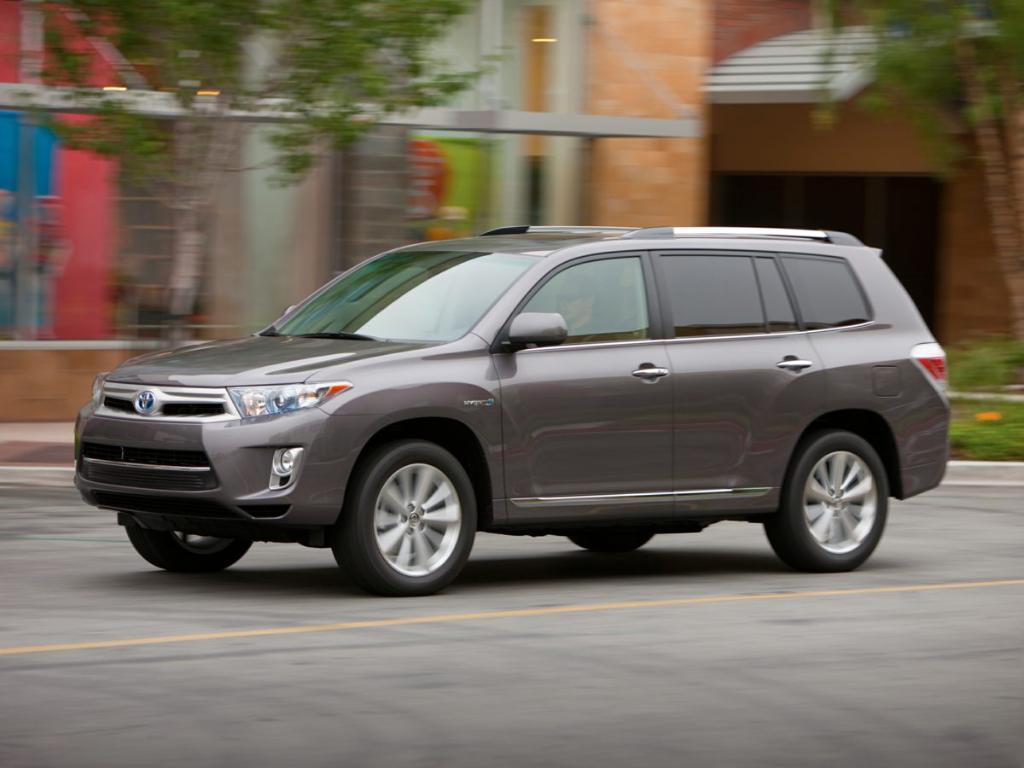 used 2013 Toyota Highlander car, priced at $18,274