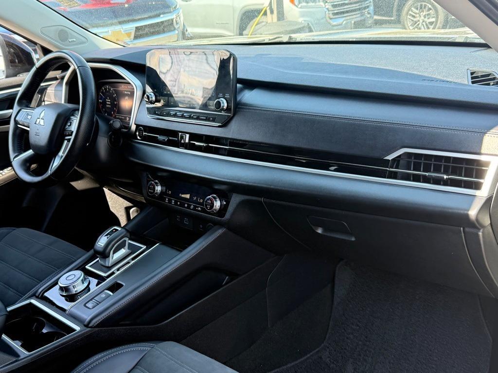 used 2024 Mitsubishi Outlander car, priced at $29,653