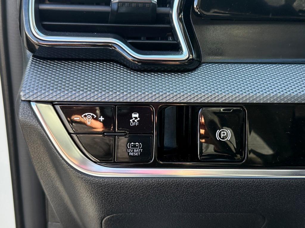 used 2023 Kia Sportage Hybrid car, priced at $24,995