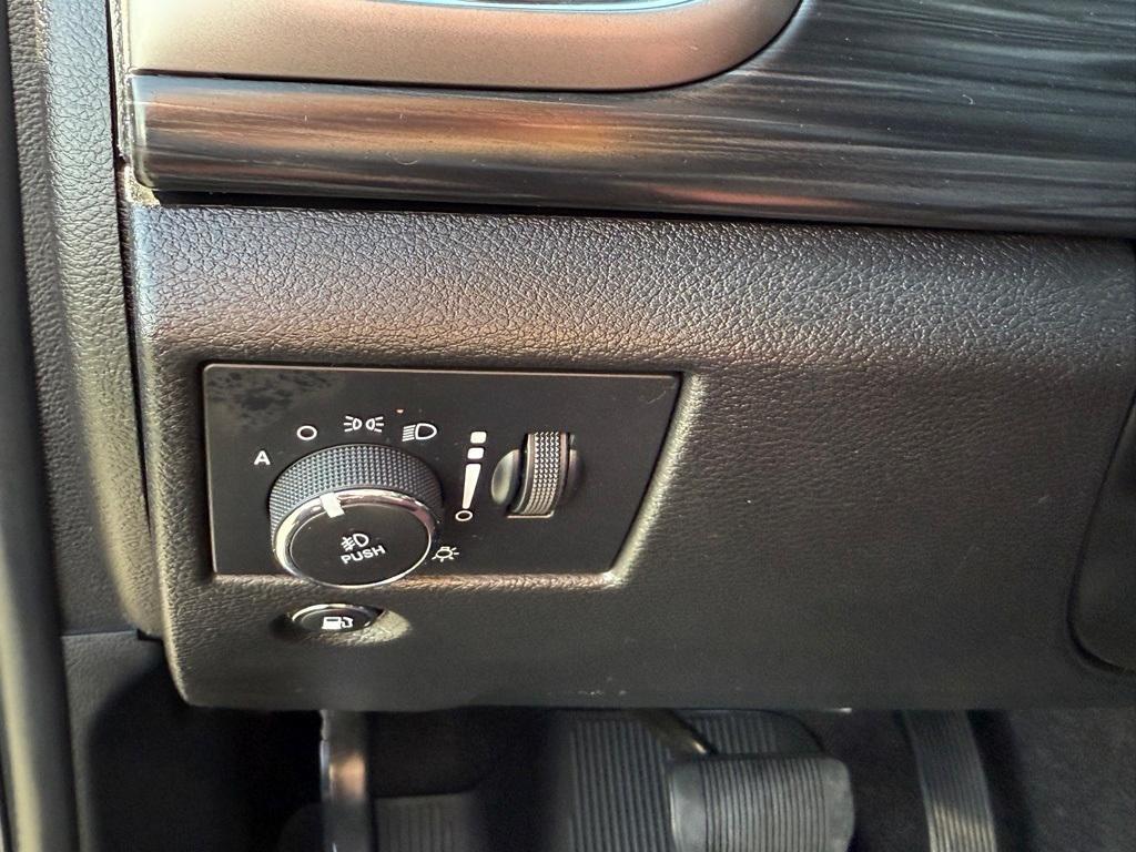 used 2021 Jeep Grand Cherokee car, priced at $27,995