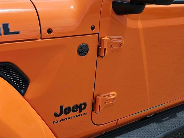 new 2025 Jeep Gladiator car, priced at $49,250
