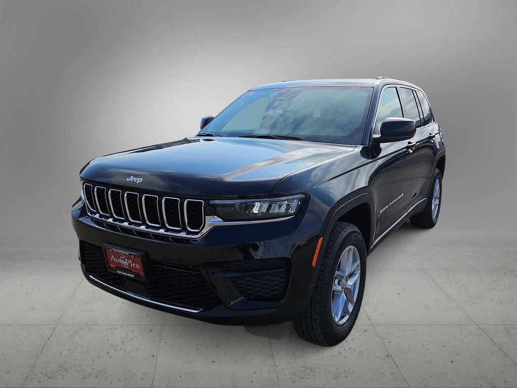 new 2025 Jeep Grand Cherokee car, priced at $40,670