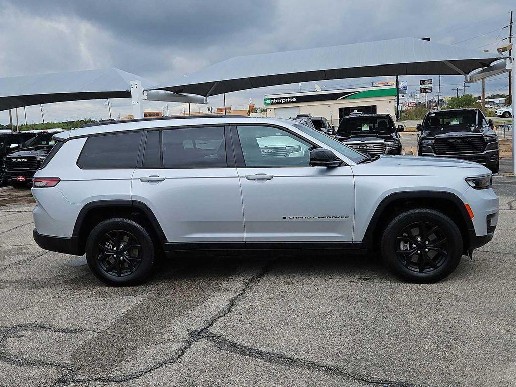 used 2024 Jeep Grand Cherokee L car, priced at $31,651