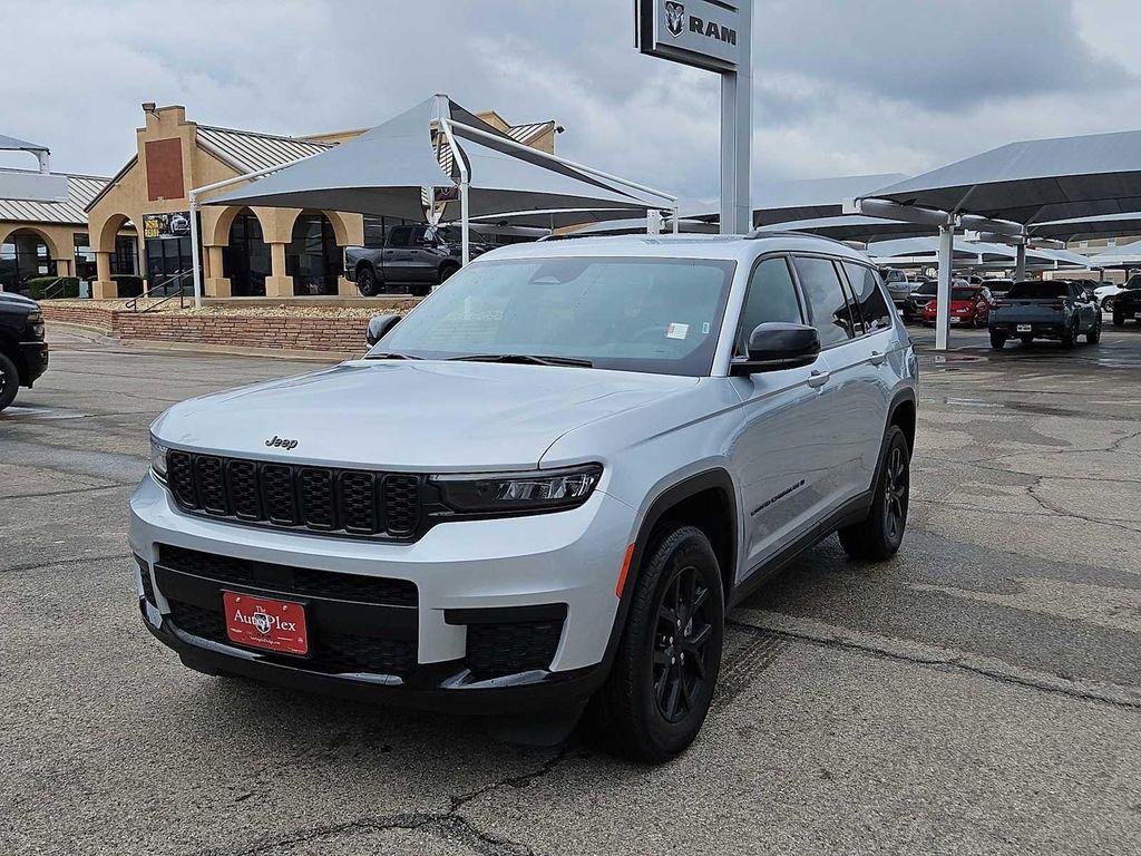 used 2024 Jeep Grand Cherokee L car, priced at $31,651