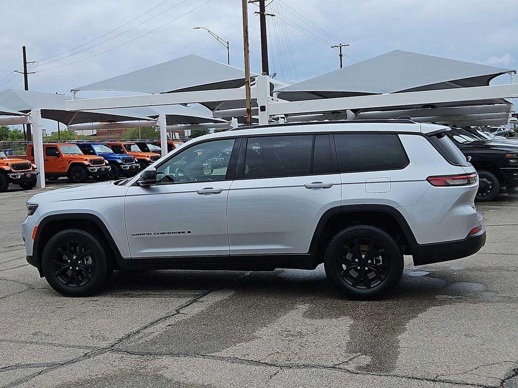 used 2024 Jeep Grand Cherokee L car, priced at $31,651