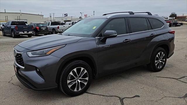 used 2021 Toyota Highlander Hybrid car, priced at $30,830