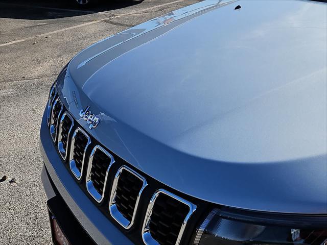 new 2025 Jeep Compass car, priced at $28,090