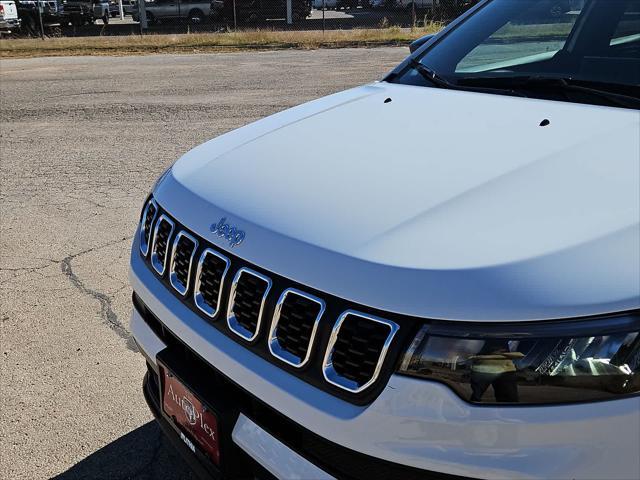 new 2025 Jeep Compass car, priced at $27,495