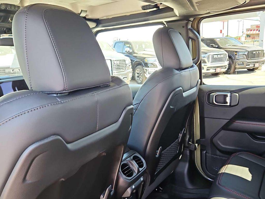 new 2025 Jeep Gladiator car, priced at $52,095