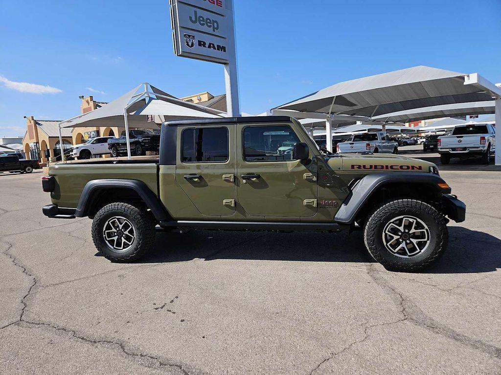 new 2025 Jeep Gladiator car, priced at $52,095