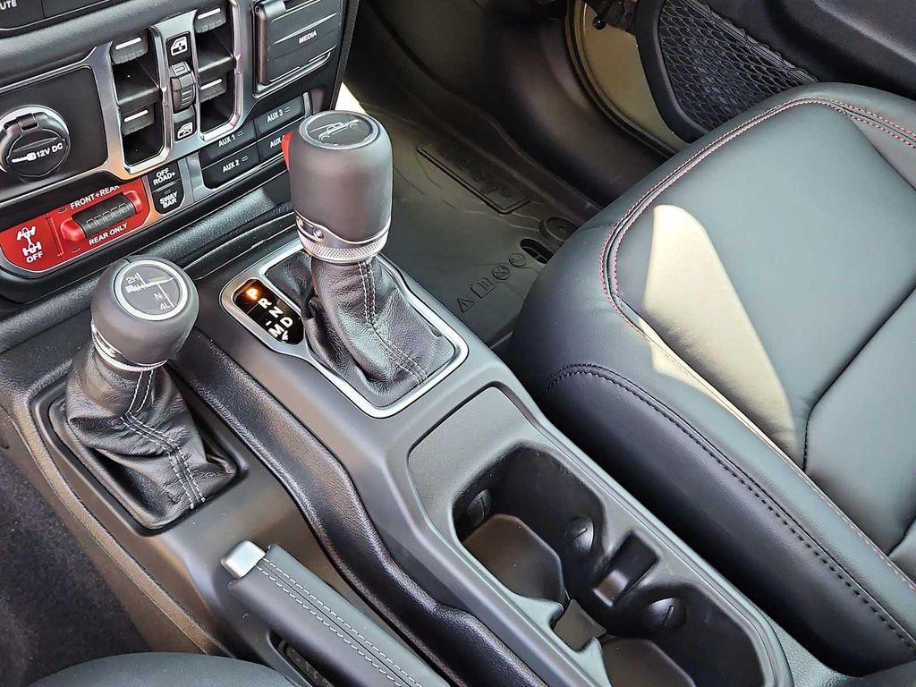 new 2025 Jeep Gladiator car, priced at $52,095