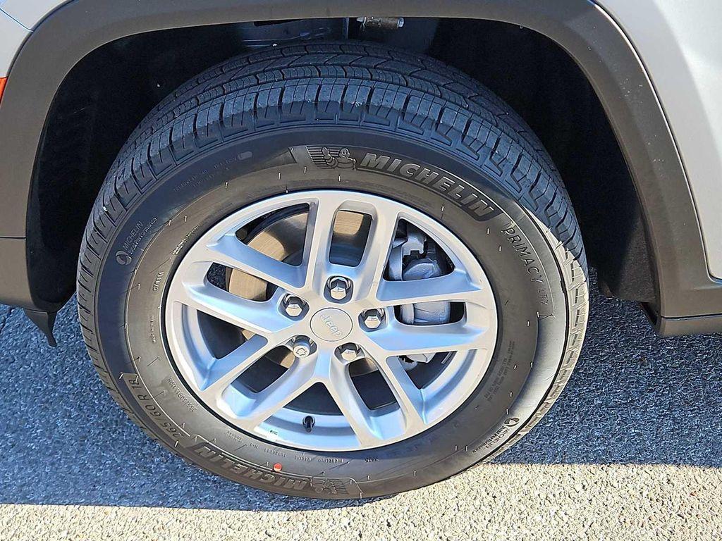 used 2025 Jeep Grand Cherokee car, priced at $35,725