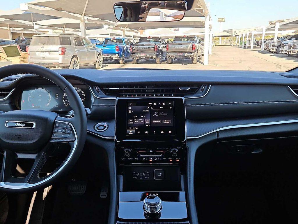 used 2025 Jeep Grand Cherokee car, priced at $35,725