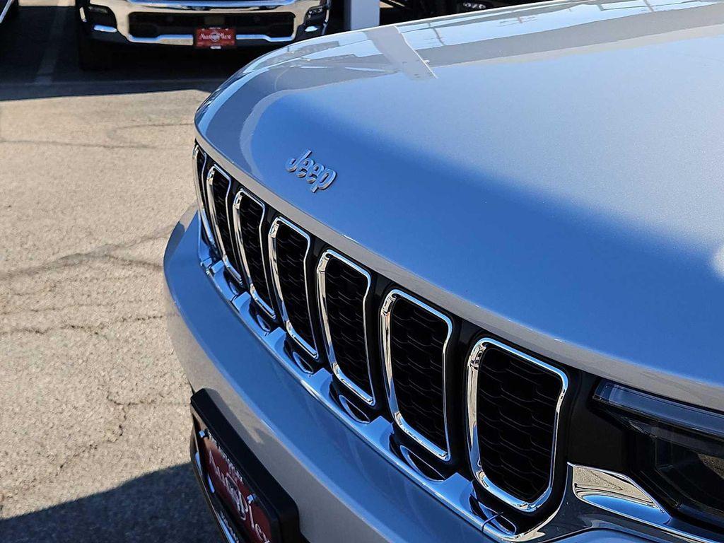 used 2025 Jeep Grand Cherokee car, priced at $35,725