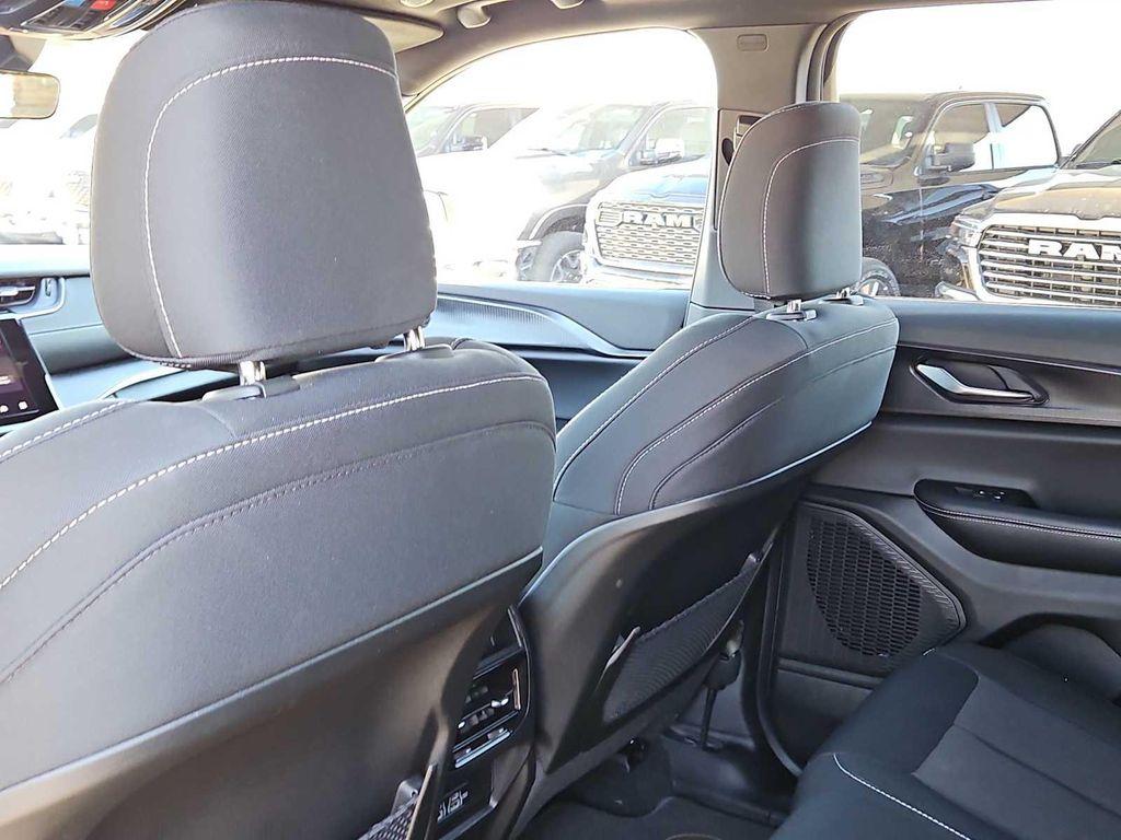 used 2025 Jeep Grand Cherokee car, priced at $35,725