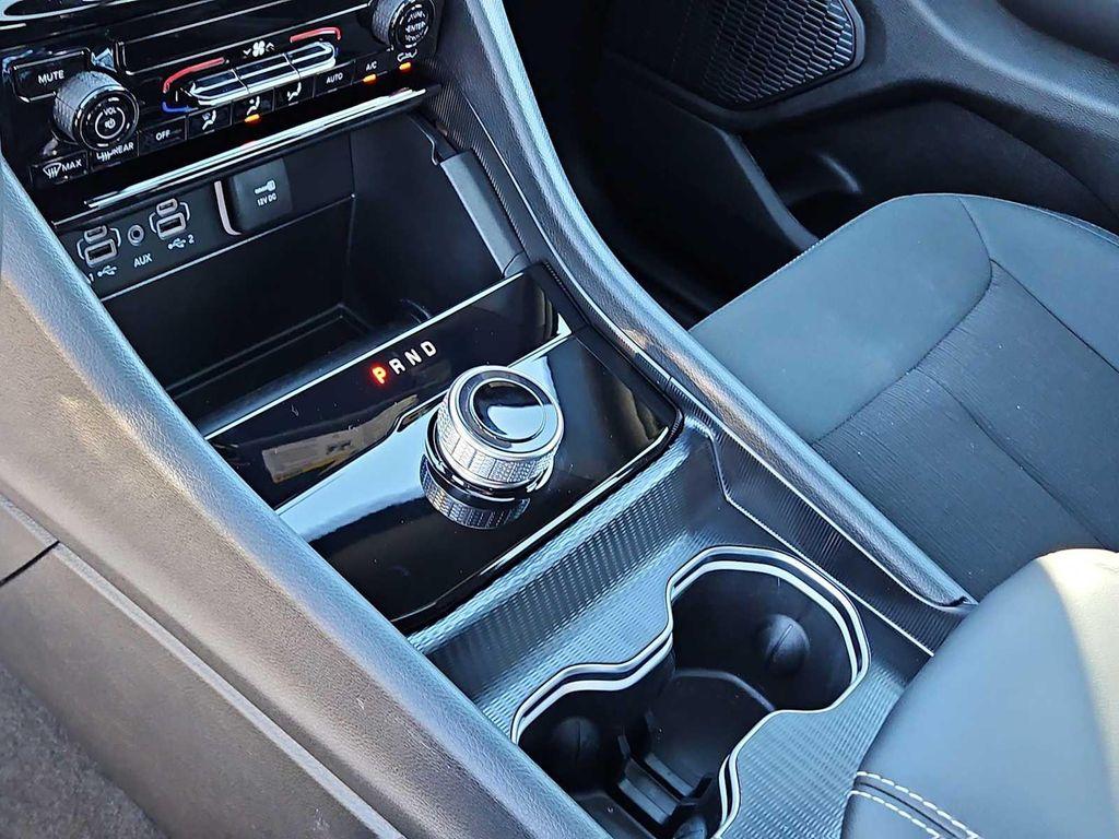 used 2025 Jeep Grand Cherokee car, priced at $35,725