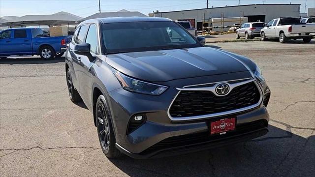 used 2023 Toyota Highlander car, priced at $41,988