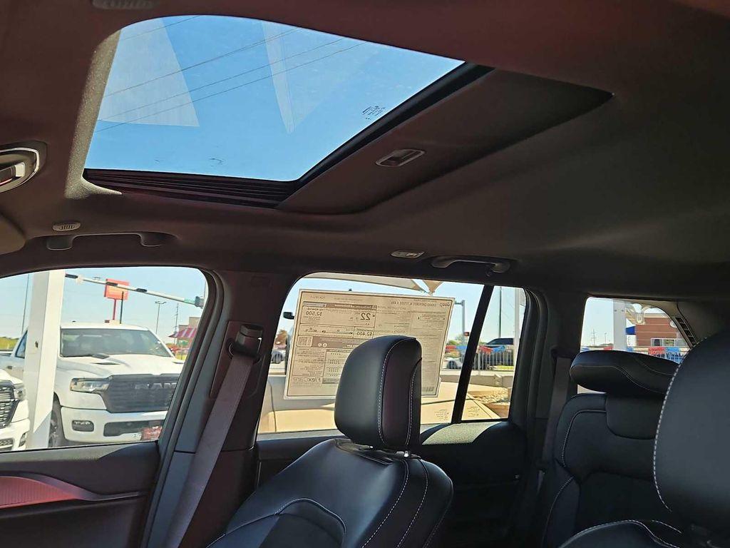 new 2025 Jeep Grand Cherokee car, priced at $42,905