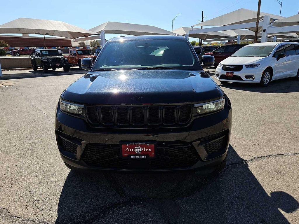 new 2025 Jeep Grand Cherokee car, priced at $42,905