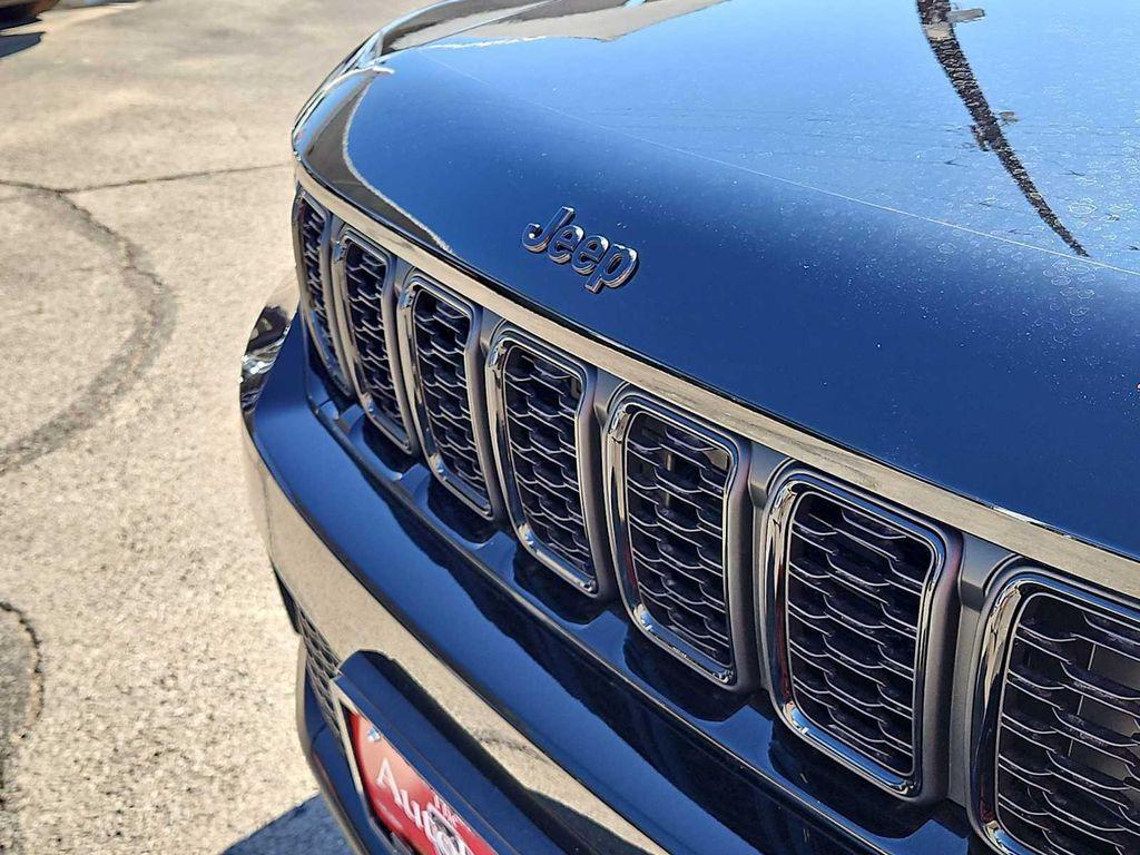 new 2025 Jeep Grand Cherokee car, priced at $42,905
