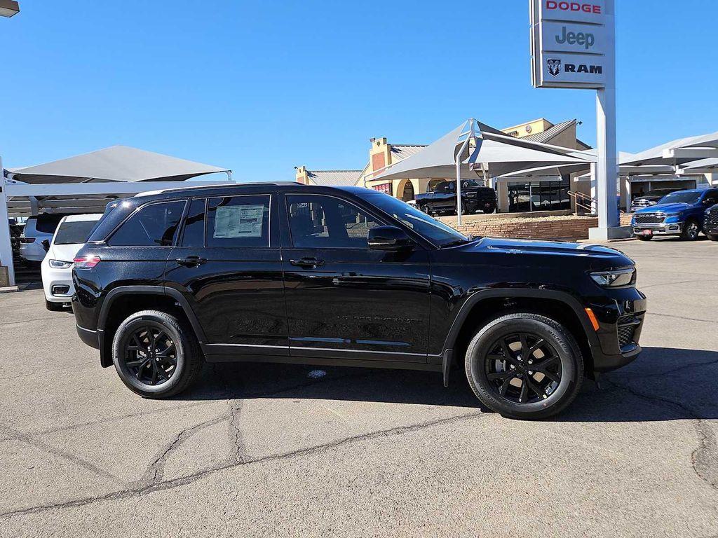 new 2025 Jeep Grand Cherokee car, priced at $42,905