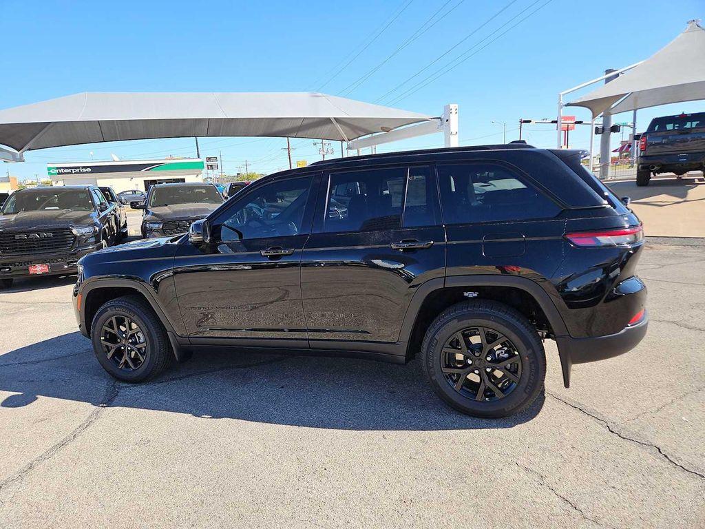 new 2025 Jeep Grand Cherokee car, priced at $42,905