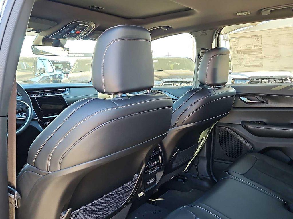 new 2025 Jeep Grand Cherokee car, priced at $42,905