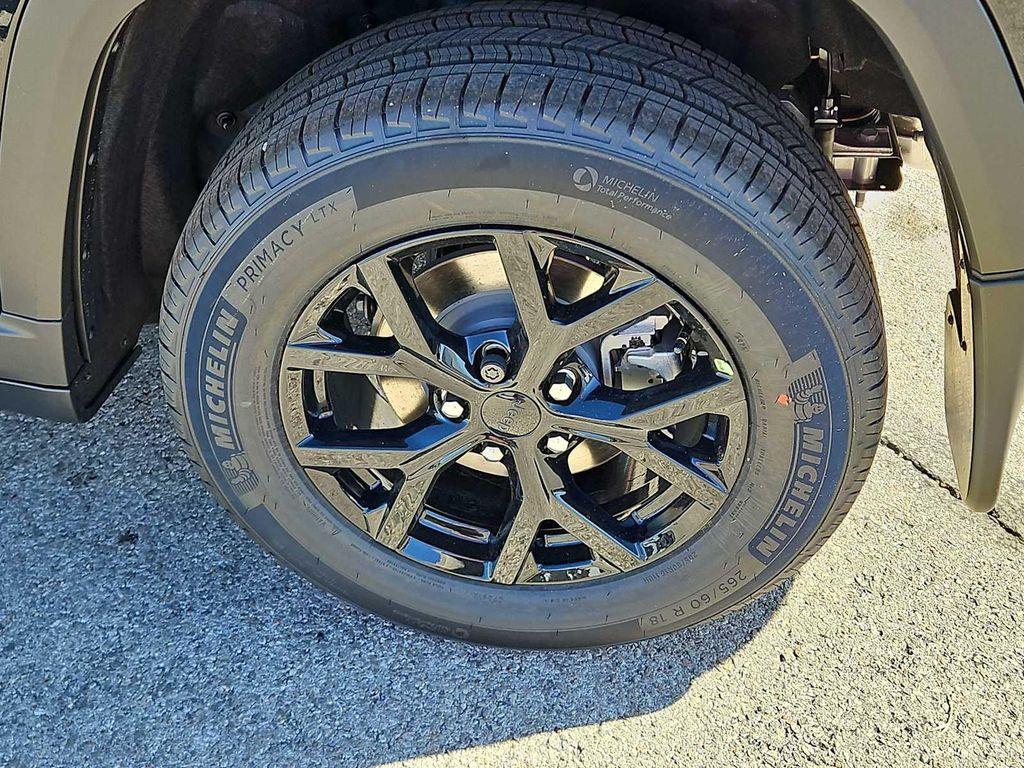 new 2025 Jeep Grand Cherokee car, priced at $42,905