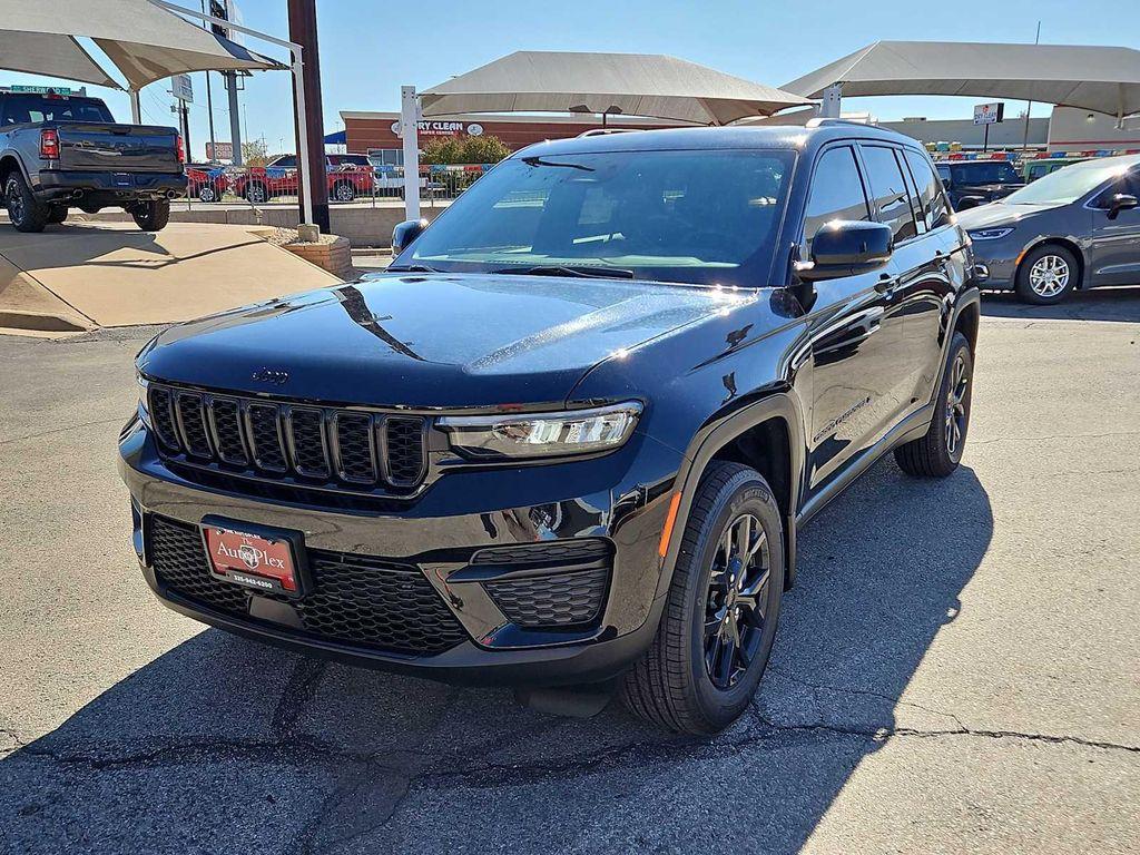 new 2025 Jeep Grand Cherokee car, priced at $42,905
