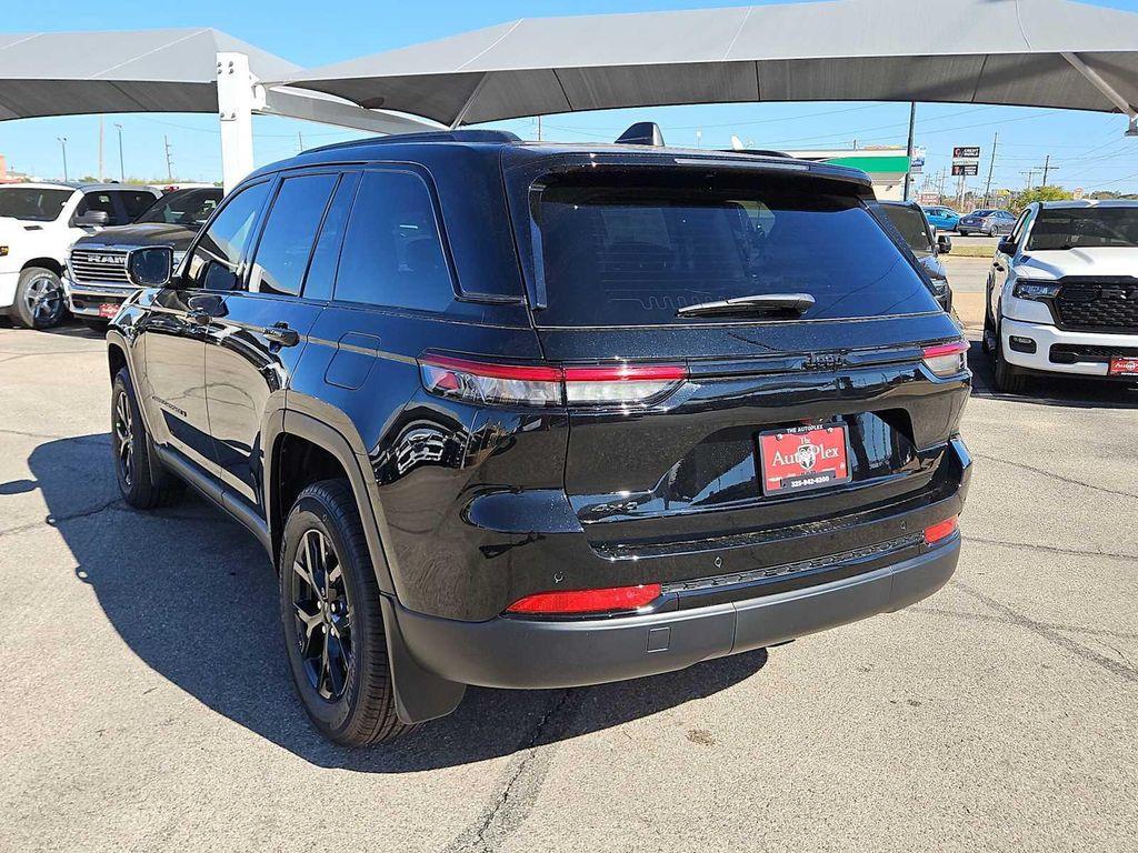 new 2025 Jeep Grand Cherokee car, priced at $42,905