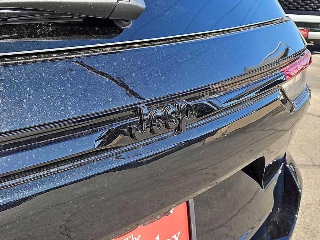 new 2025 Jeep Grand Cherokee car, priced at $42,905