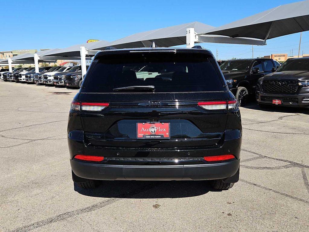 new 2025 Jeep Grand Cherokee car, priced at $42,905