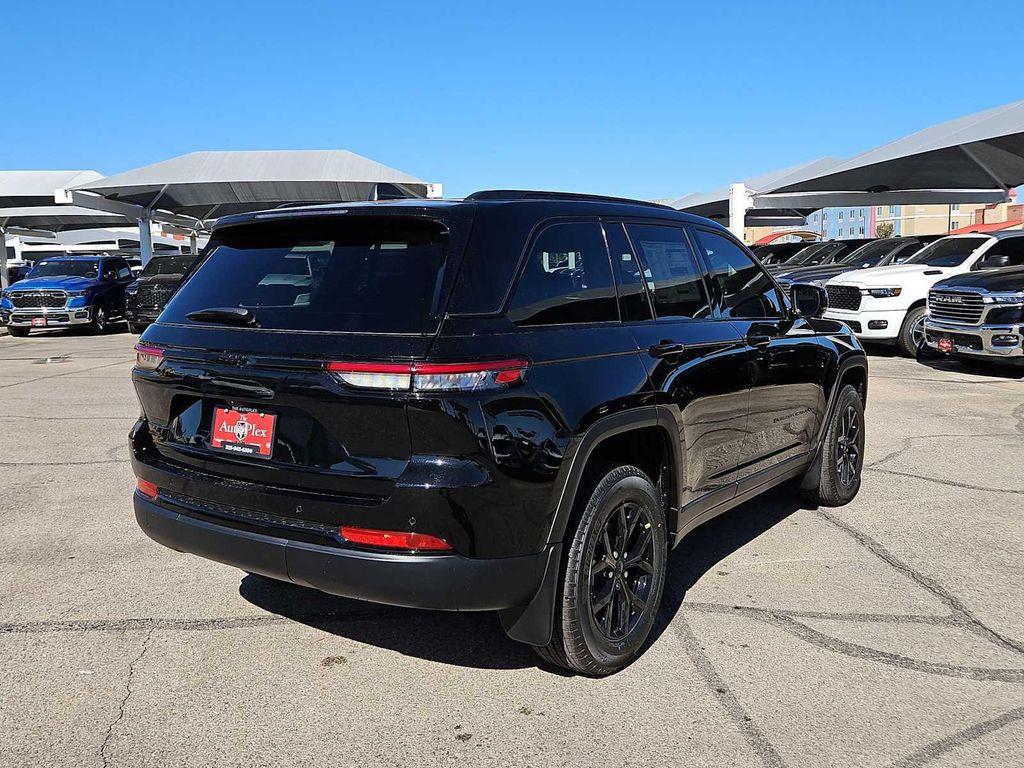 new 2025 Jeep Grand Cherokee car, priced at $42,905