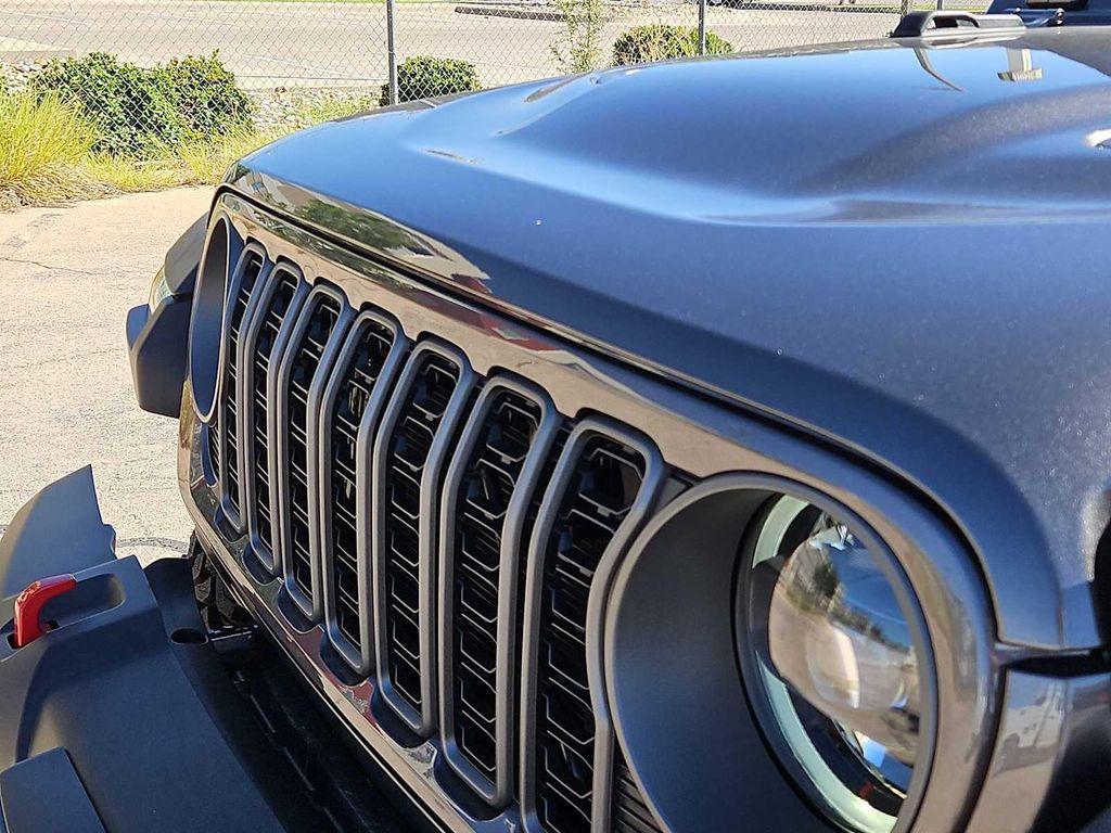 new 2025 Jeep Gladiator car, priced at $58,595