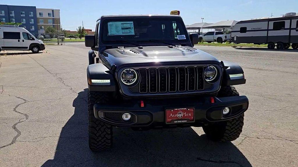 new 2025 Jeep Gladiator car, priced at $58,595