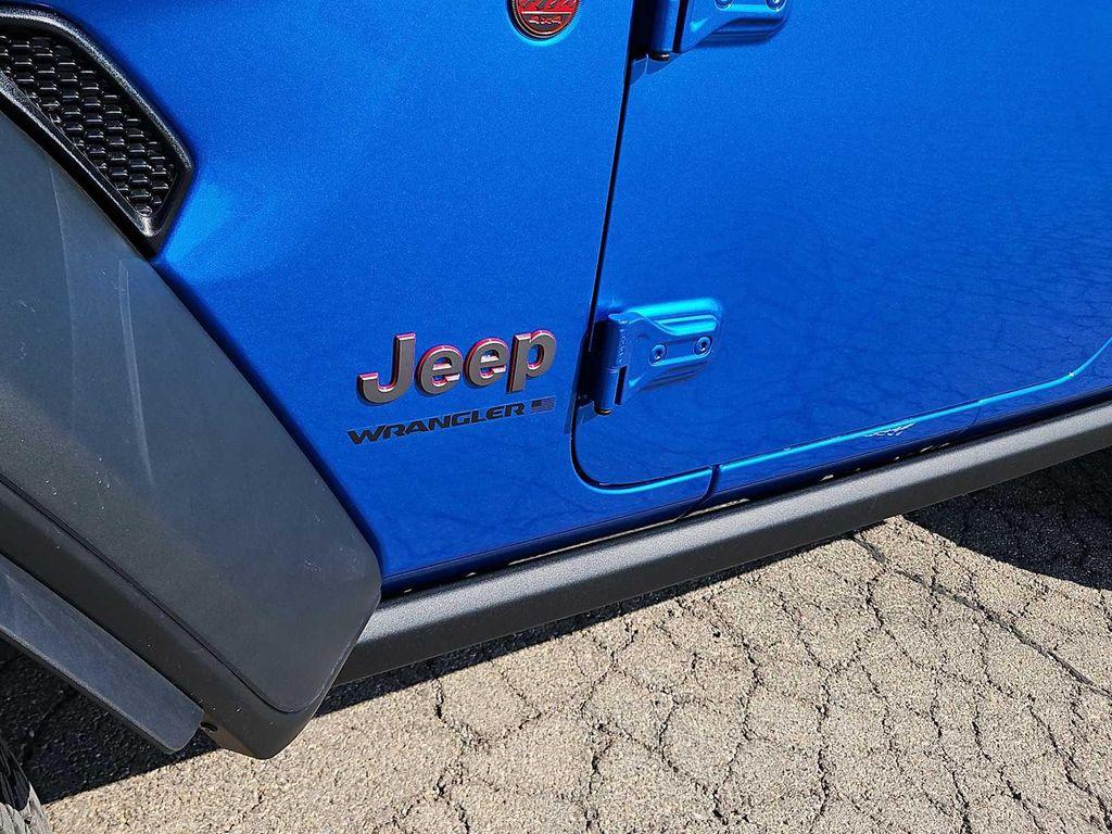 new 2025 Jeep Wrangler car, priced at $57,085