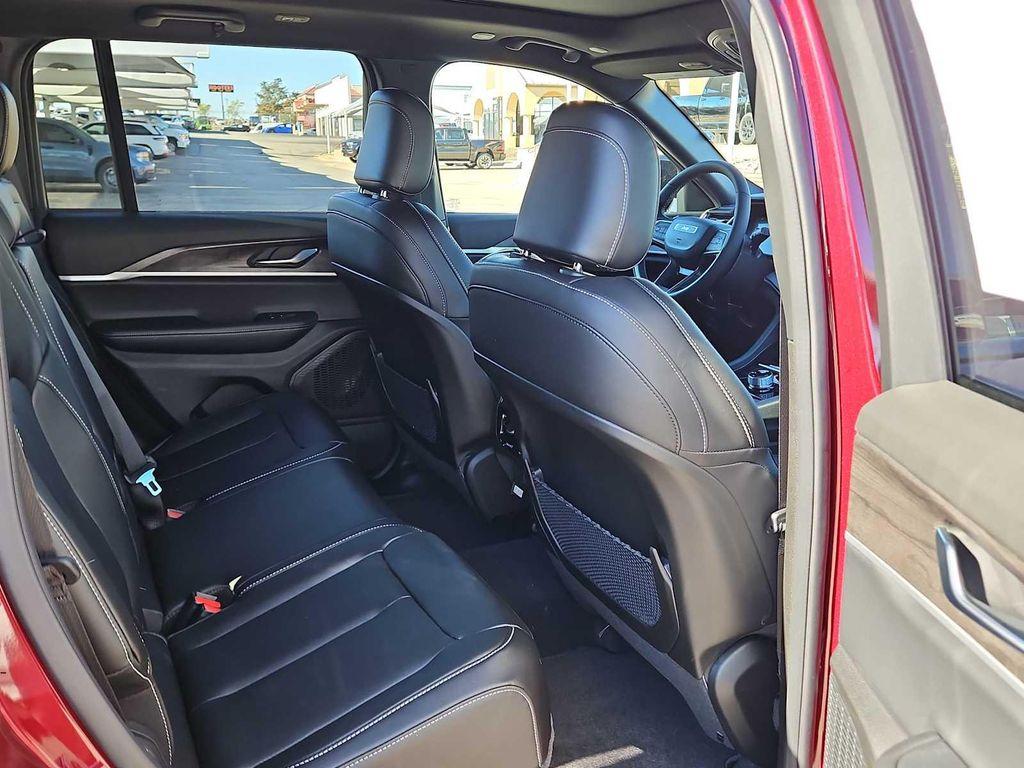 new 2025 Jeep Grand Cherokee car, priced at $45,910