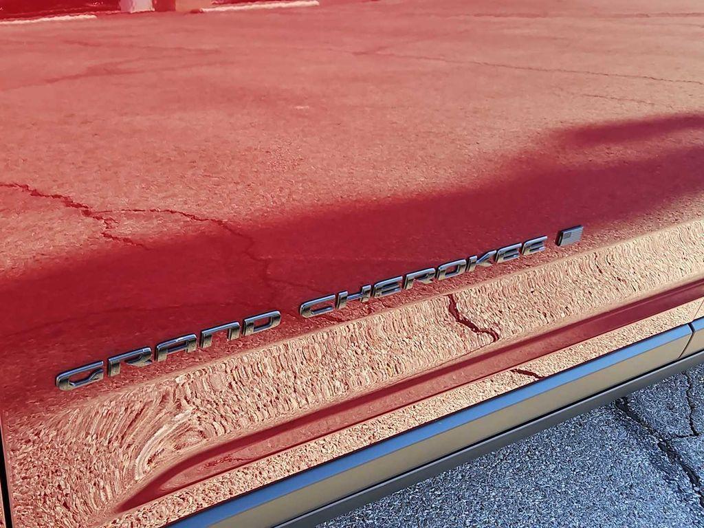 new 2025 Jeep Grand Cherokee car, priced at $45,910