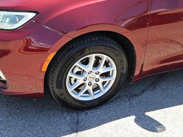 used 2021 Chrysler Pacifica car