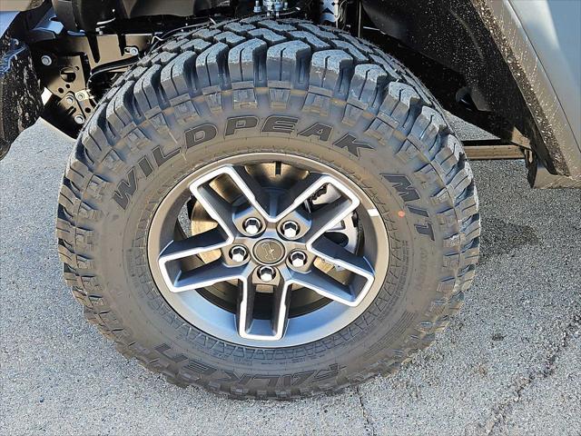 new 2025 Jeep Gladiator car, priced at $60,025