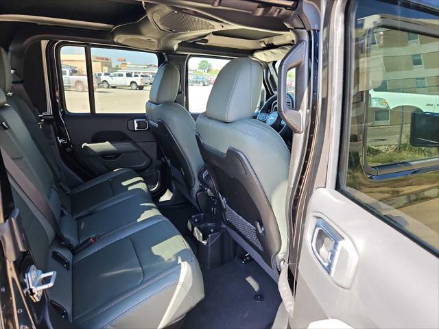 new 2025 Jeep Gladiator car, priced at $60,025