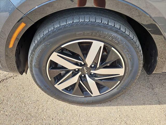 used 2022 Kia Sorento car, priced at $28,188