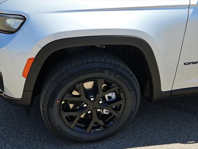 new 2024 Jeep Grand Cherokee L car, priced at $46,025