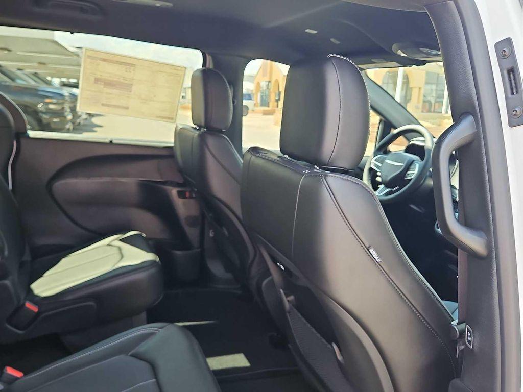 new 2025 Chrysler Pacifica car, priced at $38,945