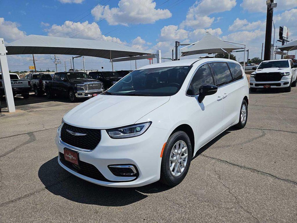 new 2025 Chrysler Pacifica car, priced at $38,945