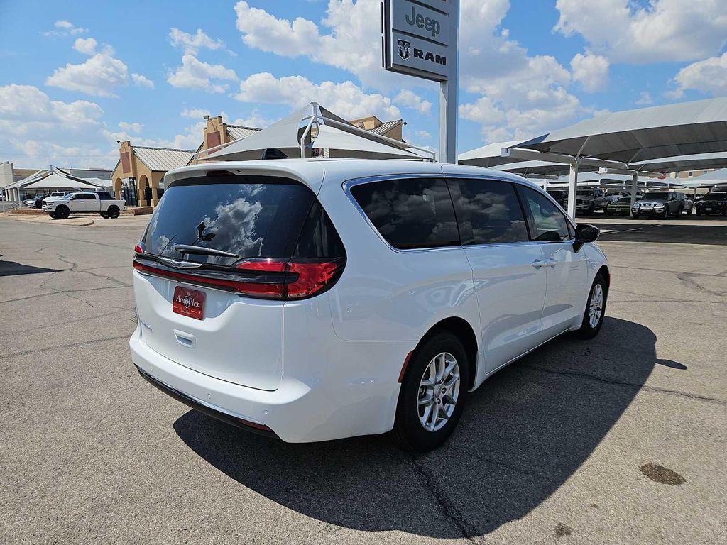 new 2025 Chrysler Pacifica car, priced at $38,945