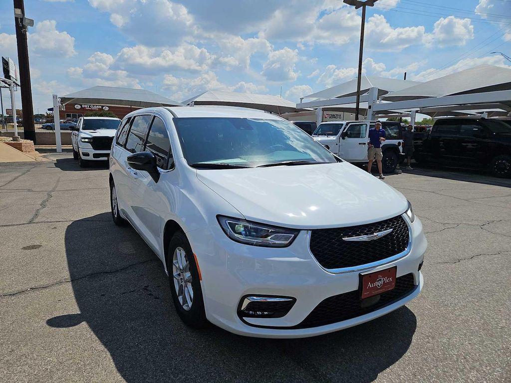 new 2025 Chrysler Pacifica car, priced at $38,945