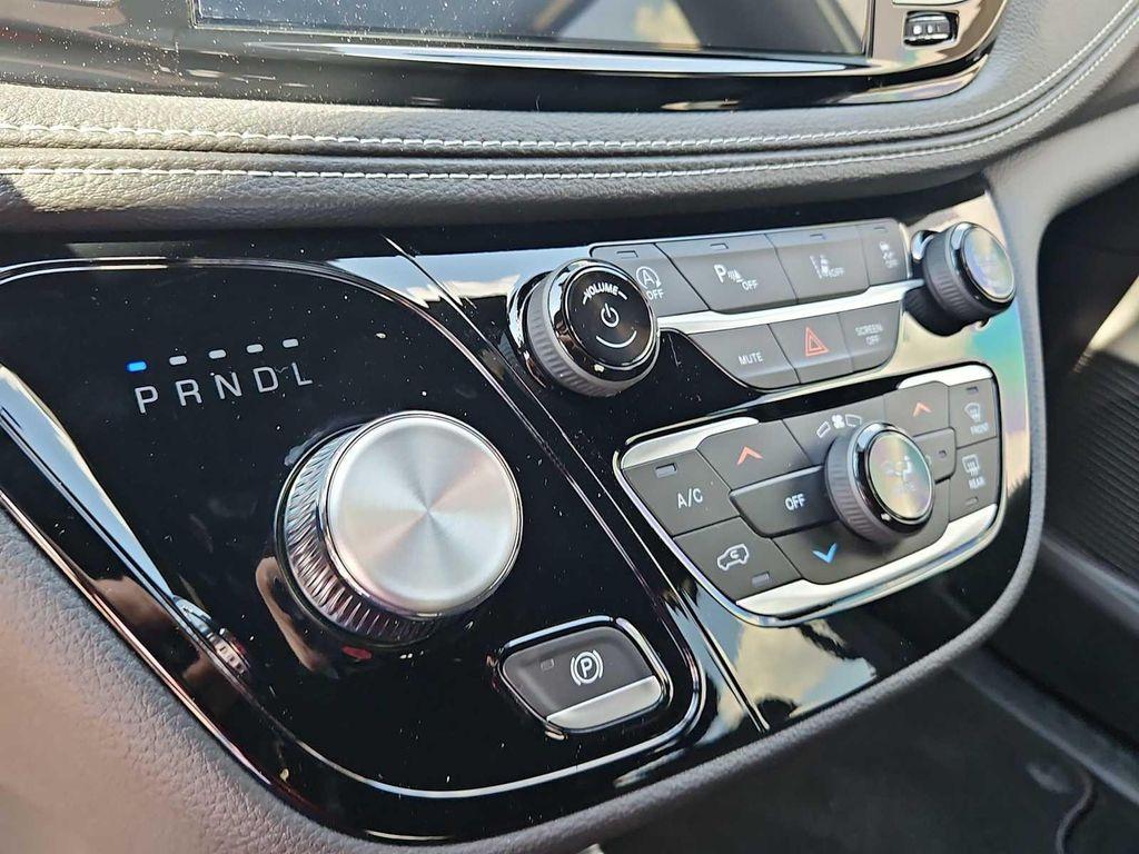 new 2025 Chrysler Pacifica car, priced at $38,945